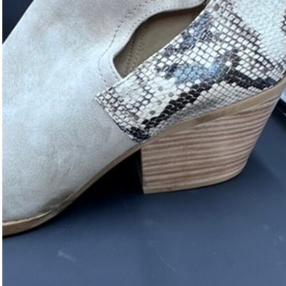 "SEVEN DIALS" Snakeskin Pattern Bootie, Pointed Toe, Buckle Strap,Sz 9.5,Cowgirl - Picture 3 of 14